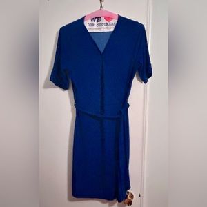 Apt. 9 short sleeved blue dress with lighter blue small dotted pattern. Size M